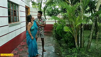 Indian Mommy luvs outdoor orgy during rainy day