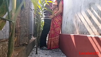 Desi housewife gets torn up outdoors in village