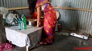 Desi mature Bengali boudhi in crimson saree