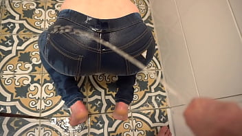 Amateur mummy pissing in denim and fetish urinate have fun