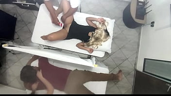 Warm couples rubdown session turns into prohibited doctor-waif affair in a rubdown salon