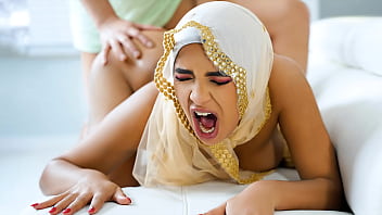 Getting my hijab-wearing gf to have orgy despite cultural restrictions